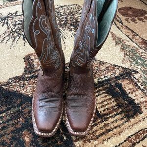Women’s Ariat cowgirl boot
